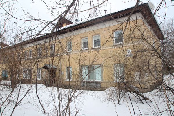 Продам квартиру в Нижнем Новгороде по адресу Весенняя ул, 37, площадь 44 квм Недвижимость Нижегородская  область (Россия)  В доме есть отличный высокий подвал, как бомбоубежище