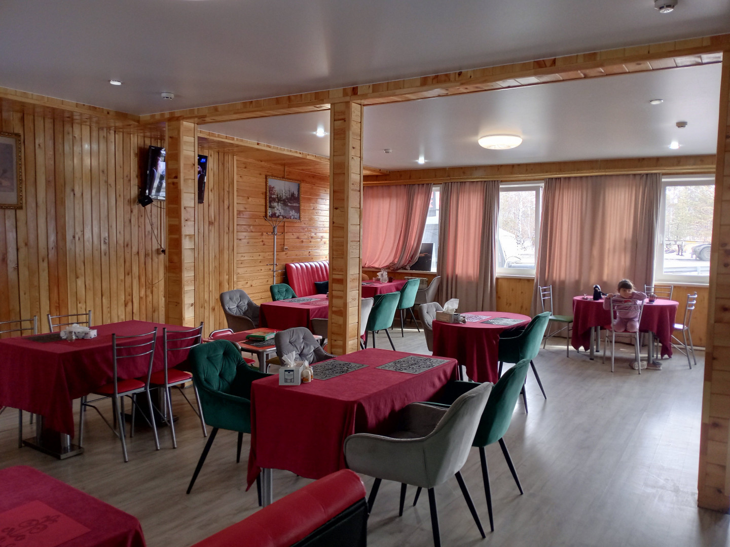 Продам магазин 300 м.кв.