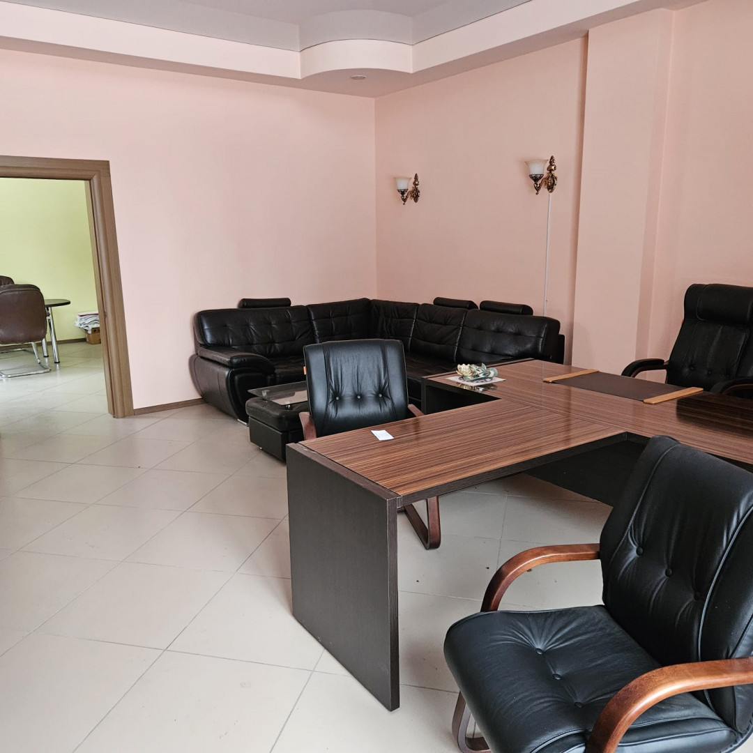 Продам помещение свободного назначения 1800 м.кв.