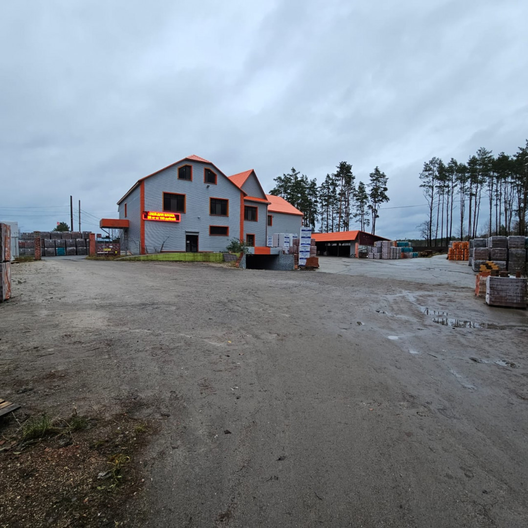Продам помещение свободного назначения 1800 м.кв.