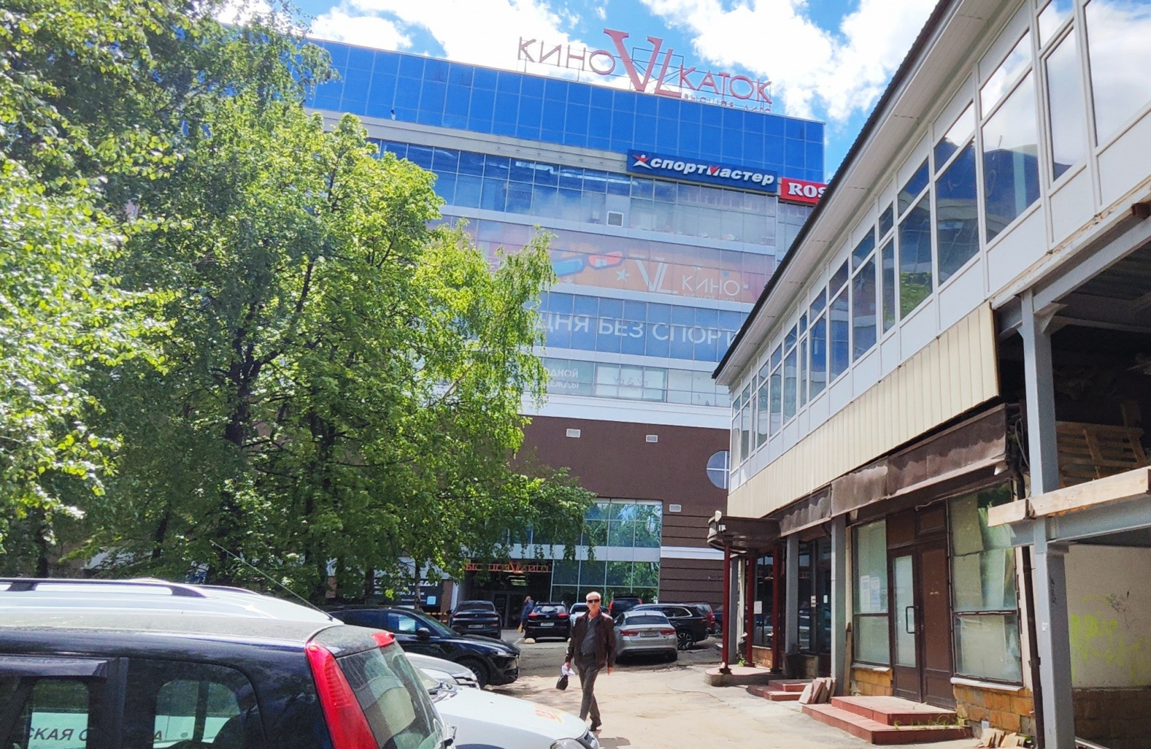 Сдам в аренду салон 44 м.кв.