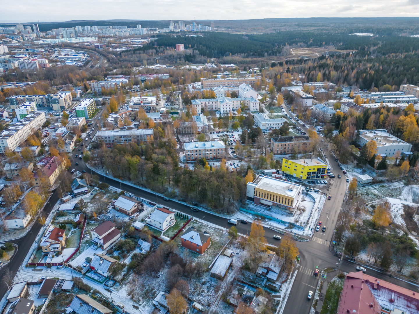 Продам помещение свободного назначения 2426 м.кв.