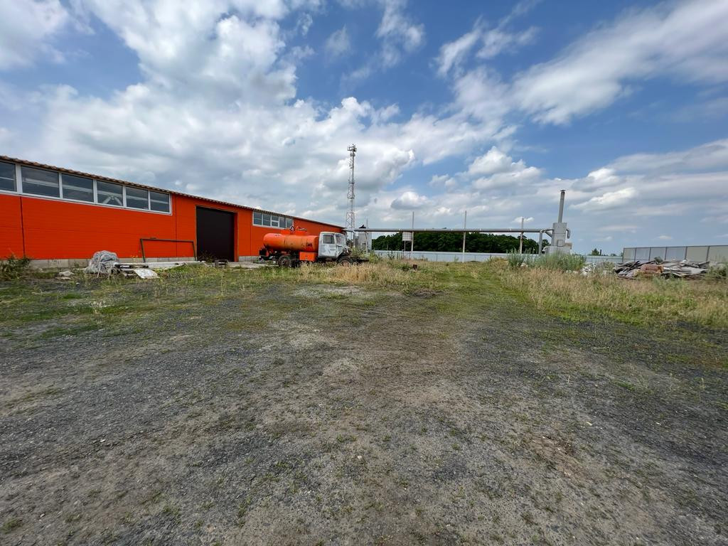 Сдам в аренду магазин 900 м.кв.