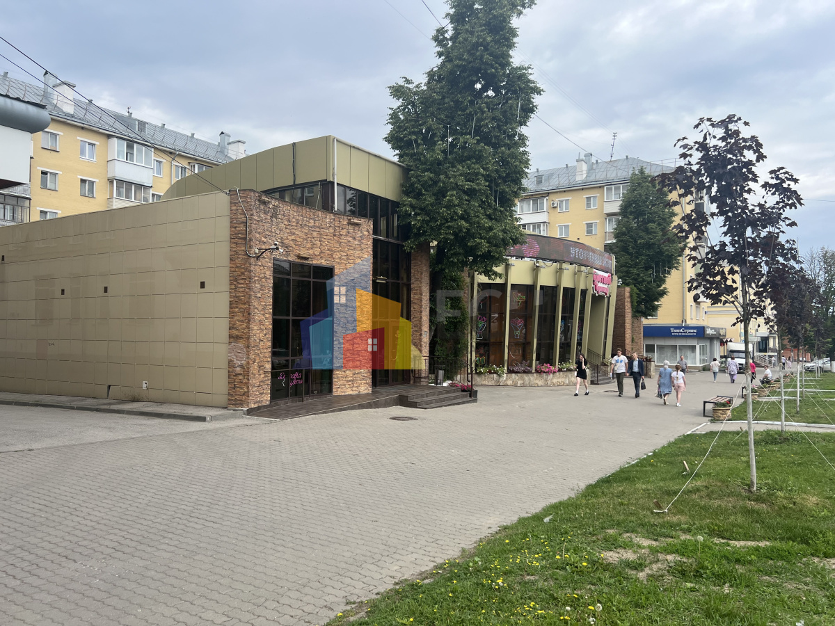 Сдам в аренду офис 210 м.кв.