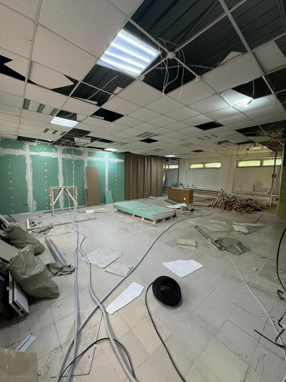 Сдам в аренду помещение свободного назначения 322 м.кв.