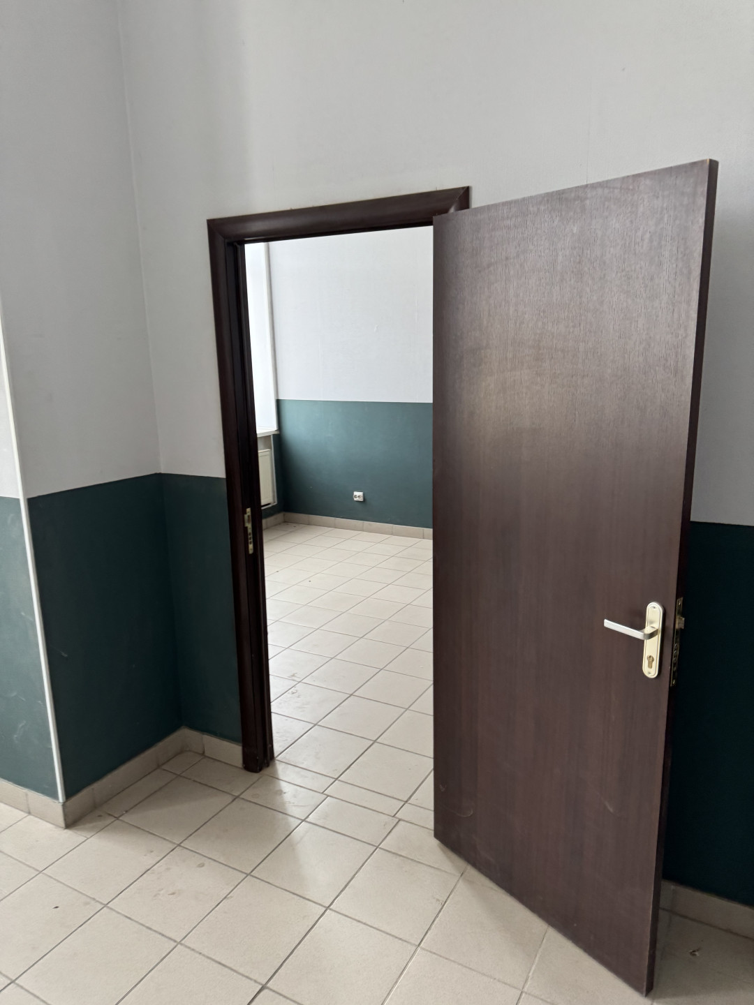Продам производственное помещение 2700 м.кв.
