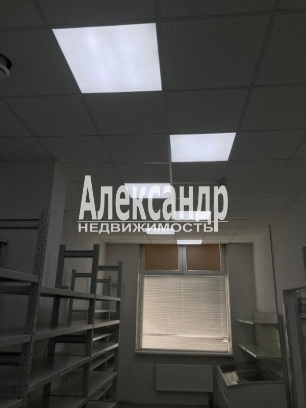 Сдам в аренду магазин 300 м.кв.