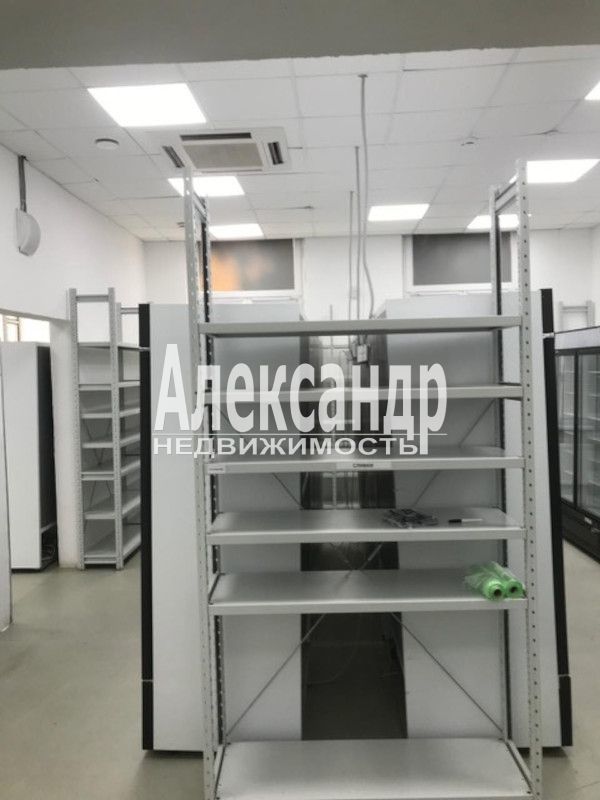 Сдам в аренду магазин 300 м.кв.