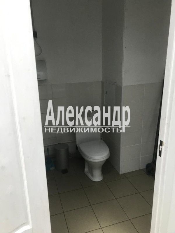 Сдам в аренду магазин 300 м.кв.