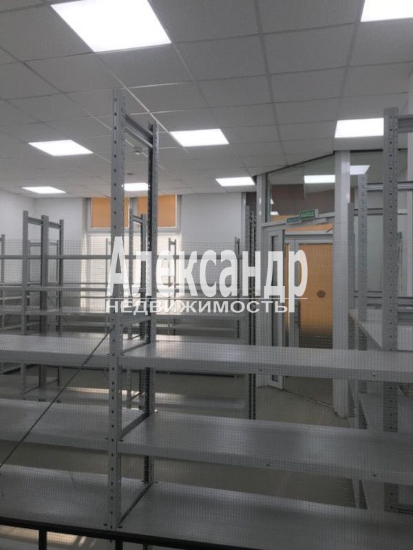 Сдам в аренду магазин 300 м.кв.