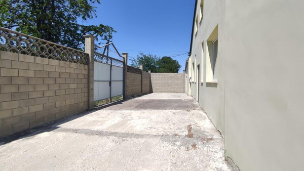 Фото: Здание 980 кв.м., 56 соток. test