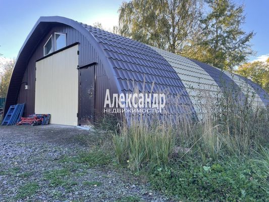 Фото: Сдается в аренду очень перспективное торговое помещение в непосредственной близости от проездной трассы и большого жилого района. ВОЗМОЖНА СДАЧА 1/2 помещения. test