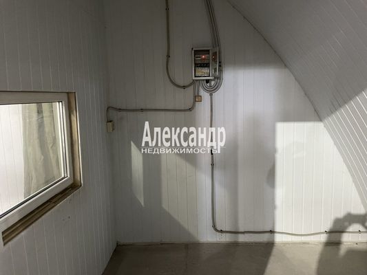 Фото: Сдается в аренду очень перспективное торговое помещение в непосредственной близости от проездной трассы и большого жилого района. ВОЗМОЖНА СДАЧА 1/2 помещения. test