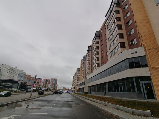 Фото: Первая линия в центре с парковкой test