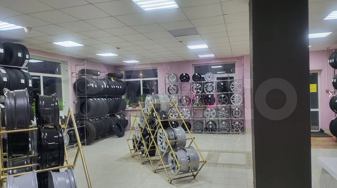 Продам магазин 950 м.кв.