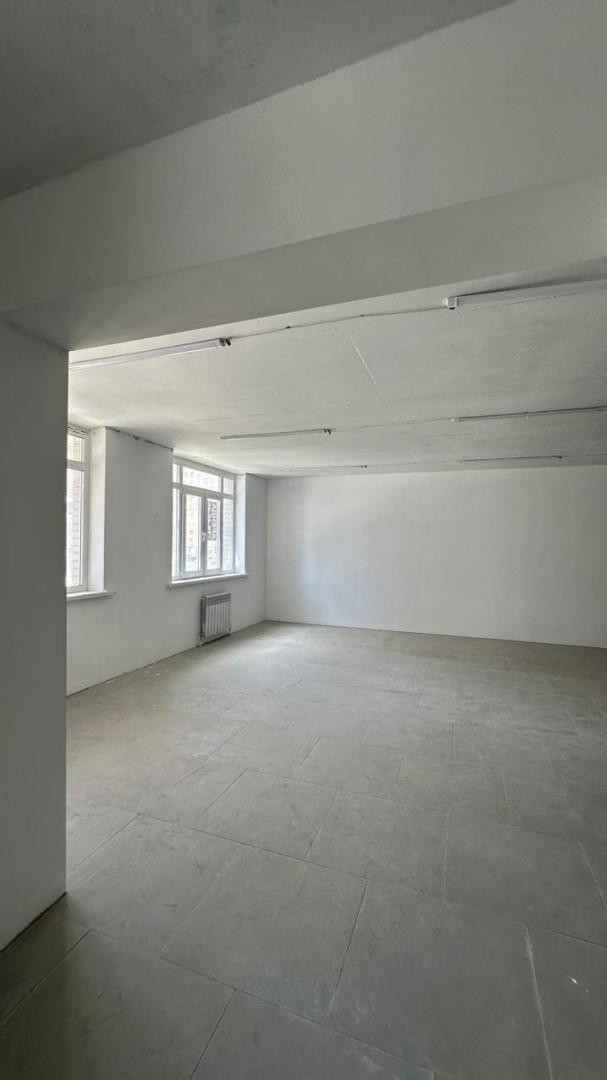 Сдам в аренду магазин 400 м.кв.