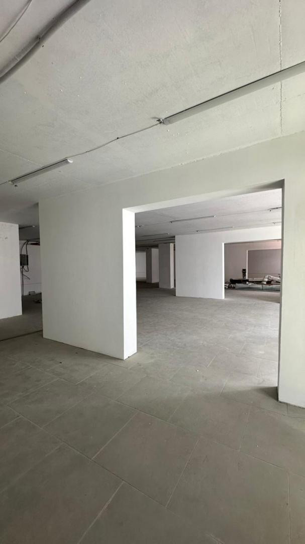 Сдам в аренду магазин 400 м.кв.