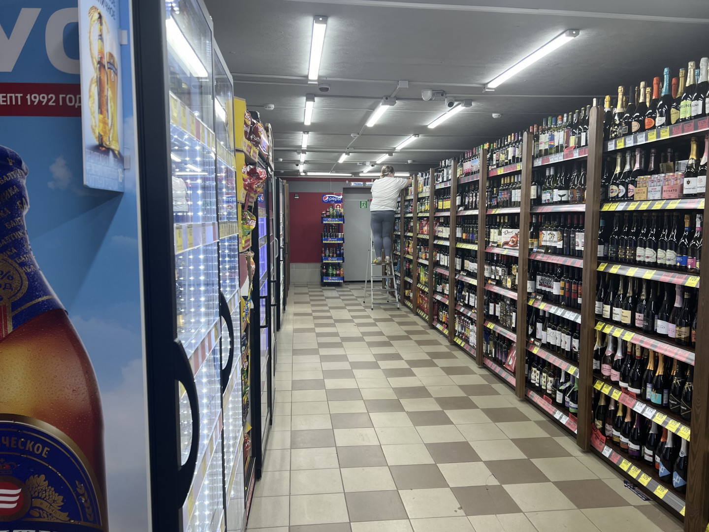 Продам магазин 300 м.кв.