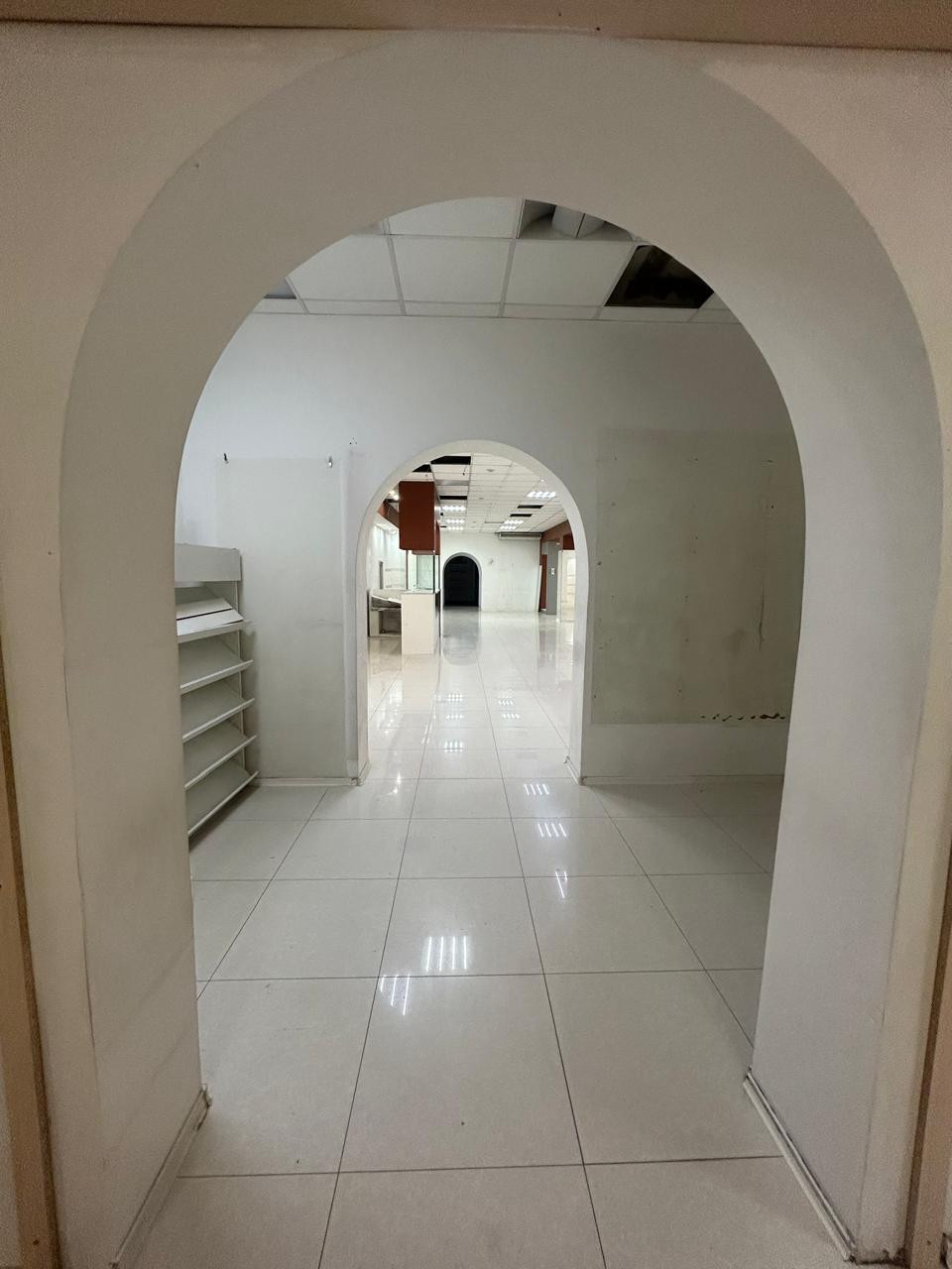 Сдам в аренду магазин 322.8 м.кв.