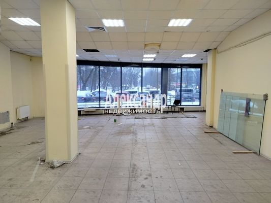 Фото: Продается коммерческое помещение свободного назначения общей площадью 549 кв.м. в жилом доме рядом с метро. test