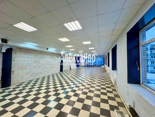 Фото: Аренда помещения 150 м2 в очень проходном торговом комплексе. test