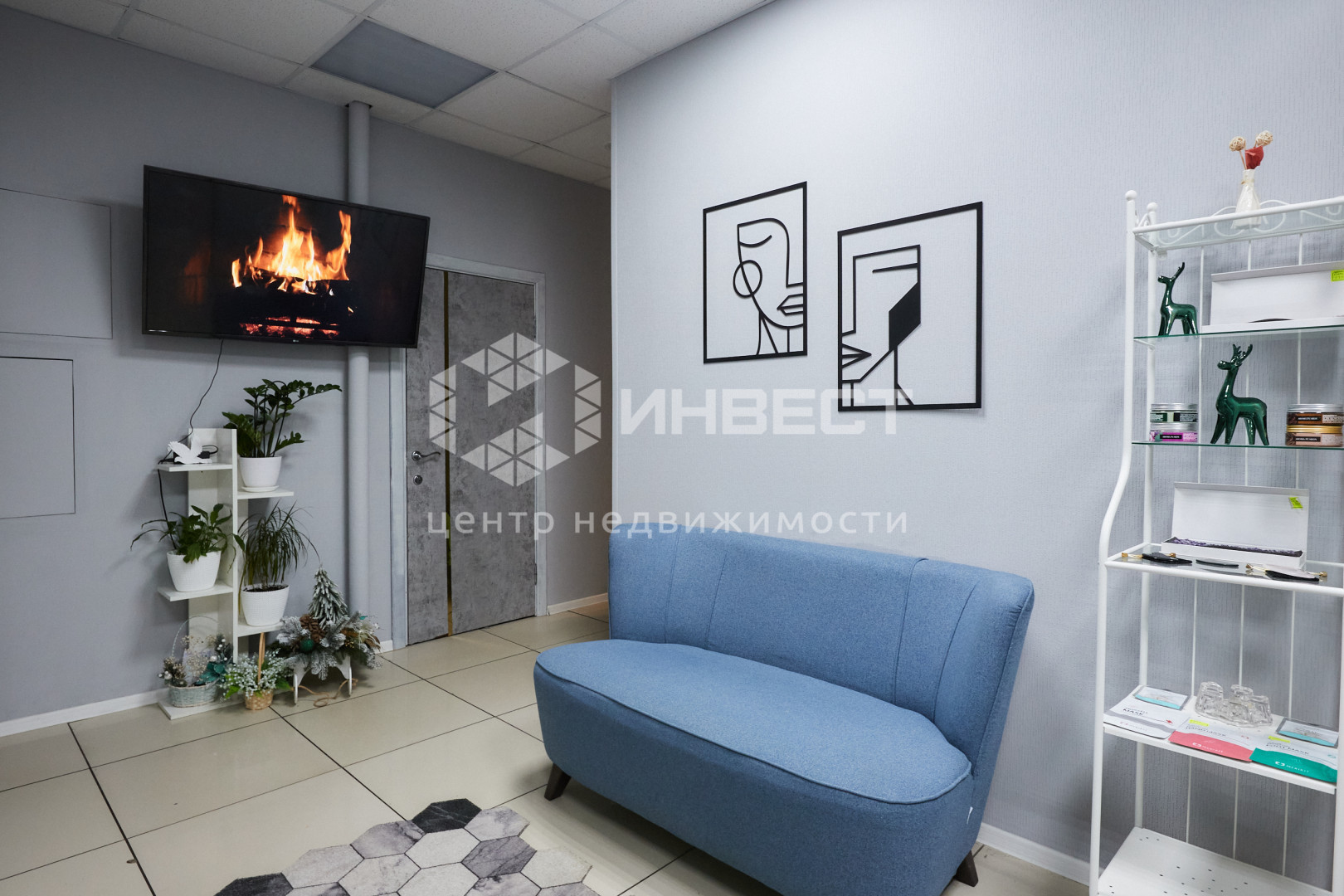 Продам салон 109 м.кв.