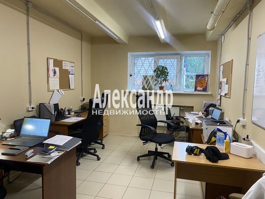 Фото: Аренда коммерческого помещения СПб, Красногвардейский р-н, Среднеохтинский просп., д. 5 test