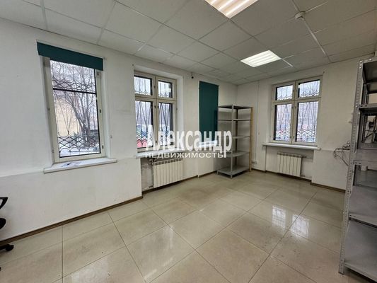 Фото: Сдаётся коммерческое помещение 20 кв.м у метро Площадь Ленина в Санкт-Петербурге! test