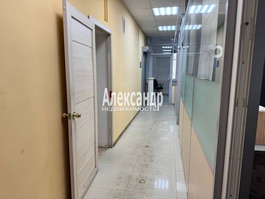 Фото: Сдаётся коммерческое помещение 20 кв.м у метро Площадь Ленина в Санкт-Петербурге! test