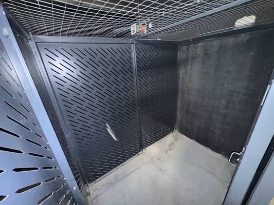 Фото: Кладовка рядом с лифтом test