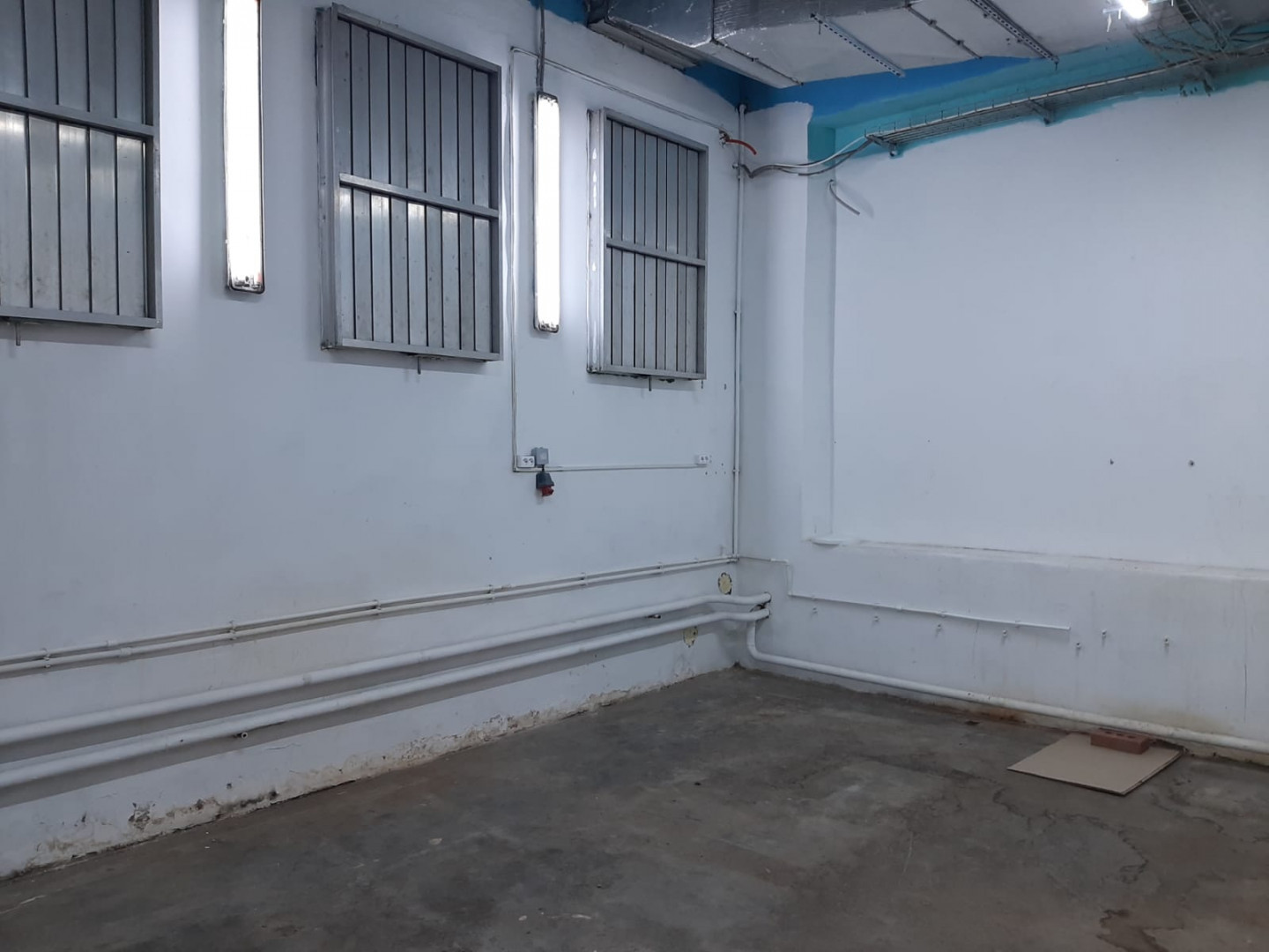 Сдам в аренду склад 290 м.кв.