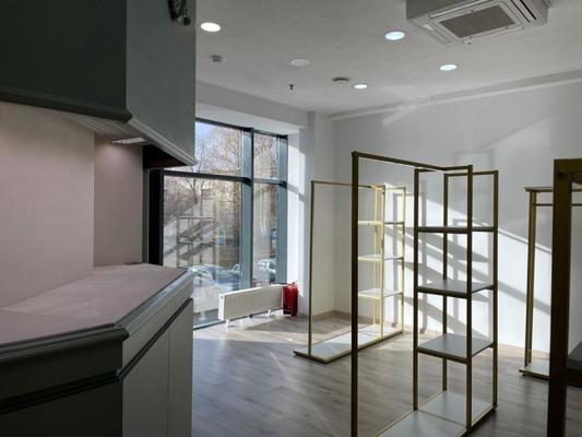 Фото: Сдам в аренду торговое помещение 34 кв.м. в ТЦ test