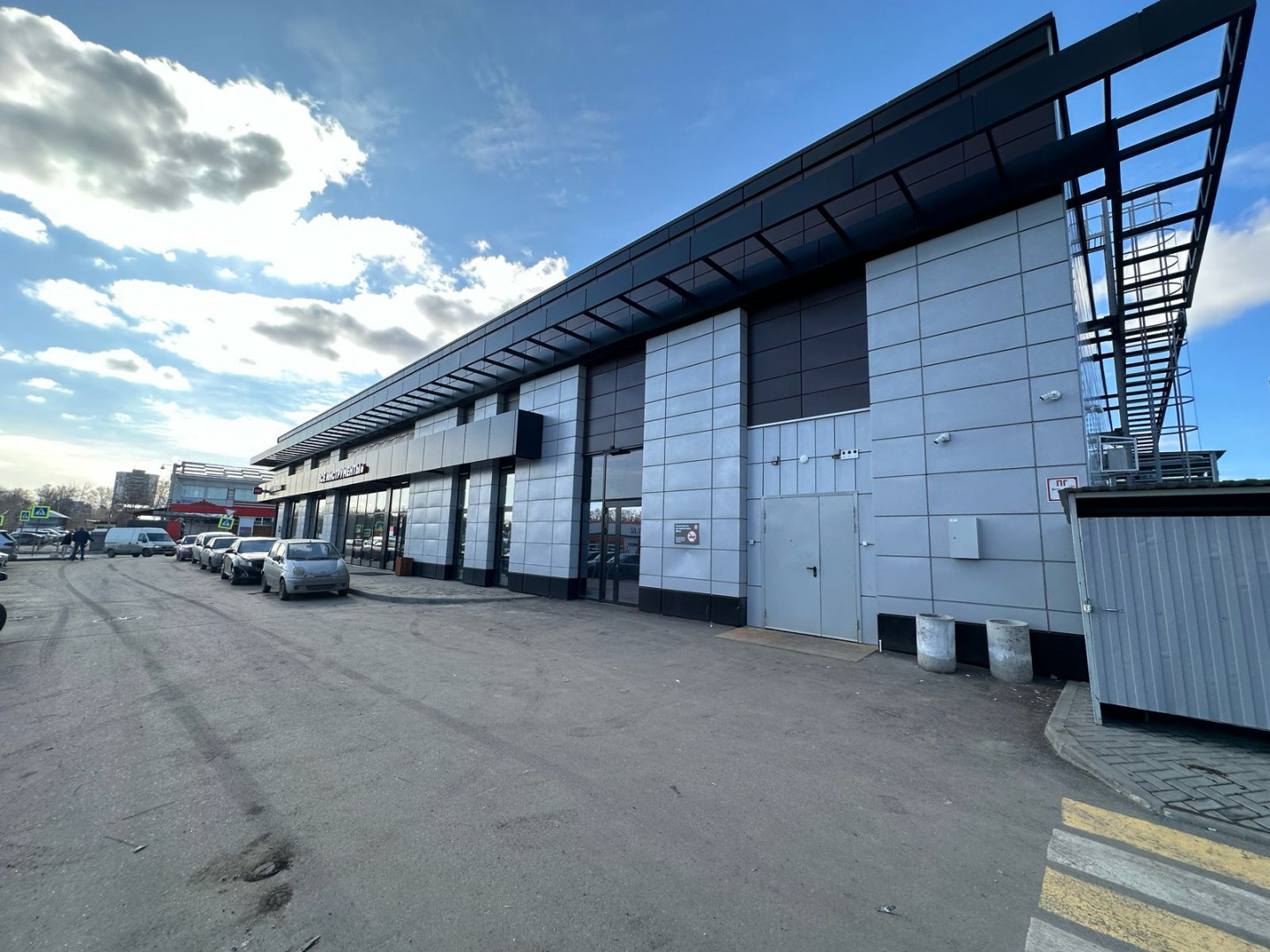 Продам помещение свободного назначения 557.9 м.кв.