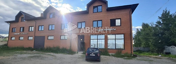 Фото: Здание со своей территорией! test