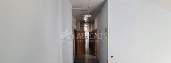 Фото: Здание со своей территорией! test