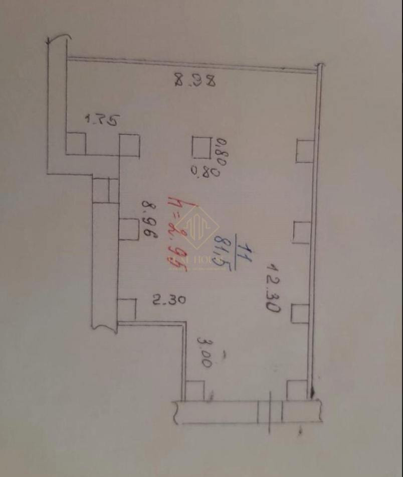Продам салон 81 м.кв.