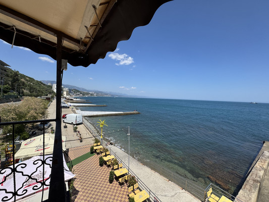 Фото: Коммерция на берегу моря! test