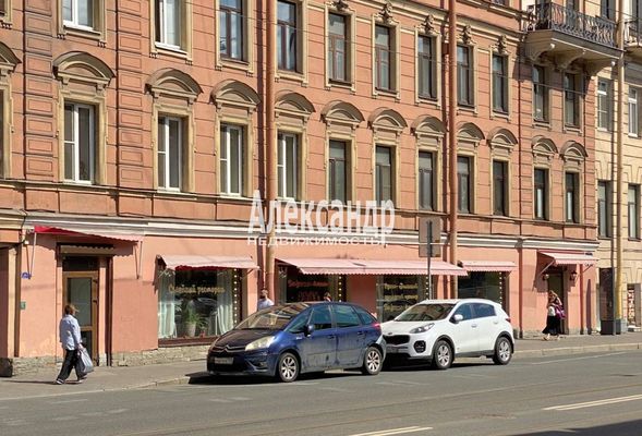 Фото: Помещение с красивыми витринами на первой линии Лермонтовского проспекта test