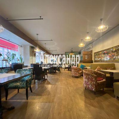 Фото: Помещение с красивыми витринами на первой линии Лермонтовского проспекта test