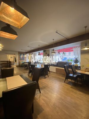 Фото: Помещение с красивыми витринами на первой линии Лермонтовского проспекта test