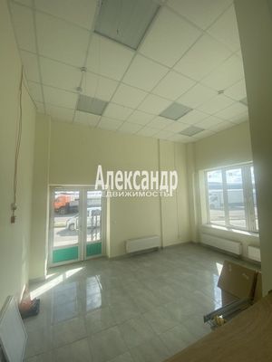 Фото: Угловое торговое помещение с ремонтом и отдельным входом 17 кв.м. test