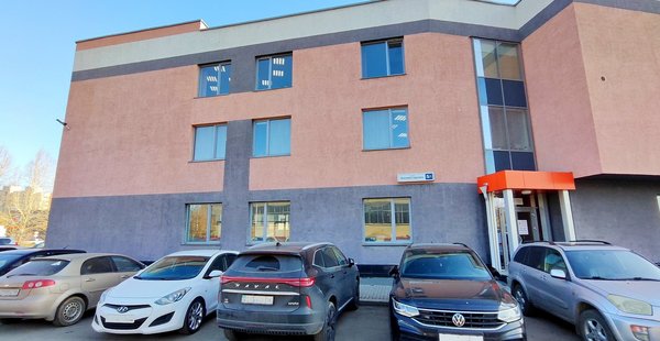 Фото: Торговое помещение 148 кв.м. с парковкой и рекламой на трафике test