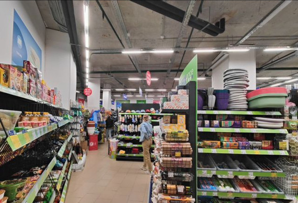 Фото: Торговая площадь, 240 кв.м. test