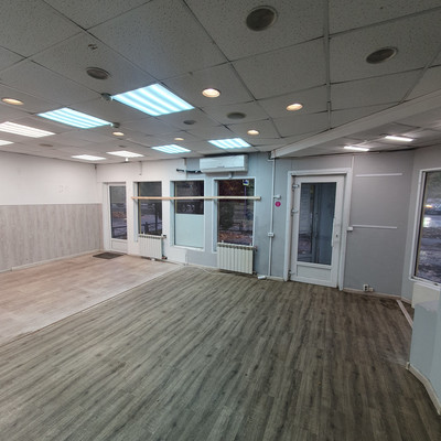 Фото: Отдельностоящее здан, трафик 51м2 test