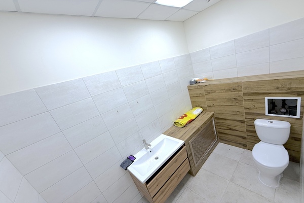 Фото: Сдам коммерческое помещение 61.1 м2, Печатников ул, 1, Екатеринбург г test