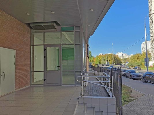 Фото: Аренда торгового помещения 347 м2 test