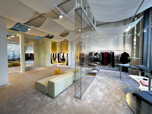 Фото: Сдам торговое помещение 269.5 м2, Радищева ул, 27, Екатеринбург г test