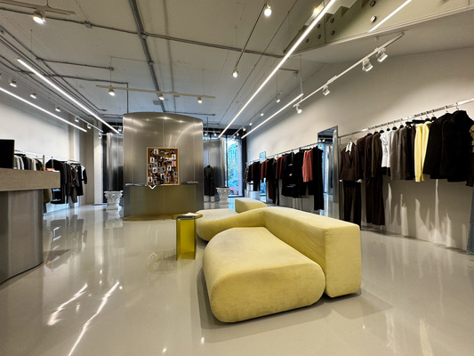 Фото: Сдам торговое помещение 269.5 м2, Радищева ул, 27, Екатеринбург г test