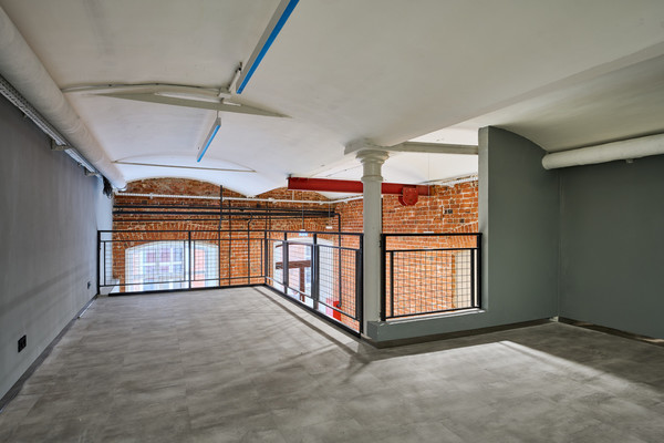 Фото: Свой вход с улицы, 200м от метро! test