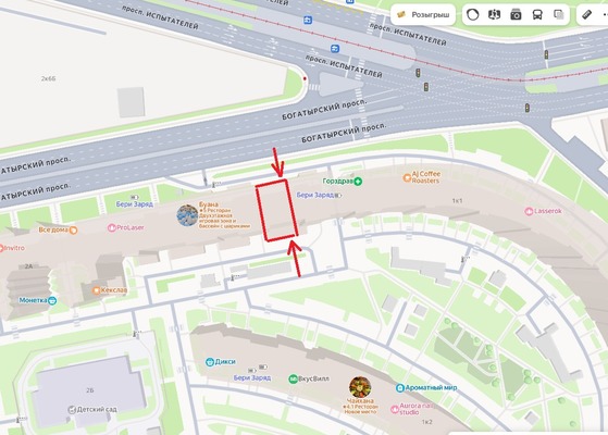 Фото: Густонаселеный квартал, два входа test